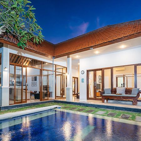 Mahayana Villa Batu Belig - Close To The Beach Canggu Extérieur photo