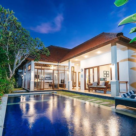 Mahayana Villa Batu Belig - Close To The Beach Canggu Extérieur photo
